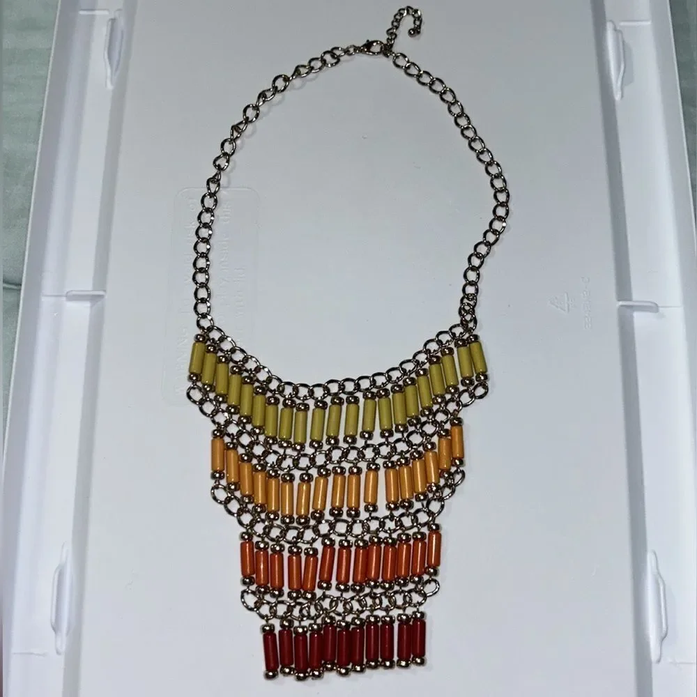 Women’s Orange Necklace.New Without Tag